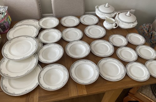 Royal doulton tableware set - royal,