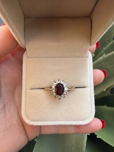 Vintage 9ct gold garnet halo - 9ct,