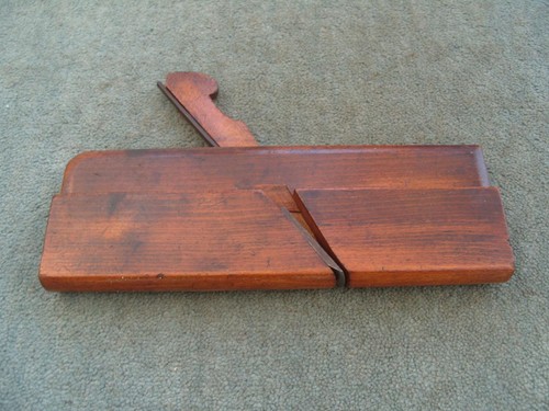 Round moulding plane by - no, 12