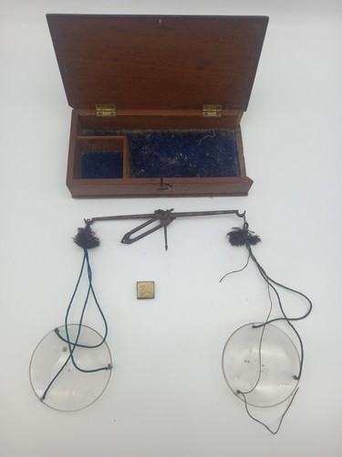 Antique apothecary chemist - antique,