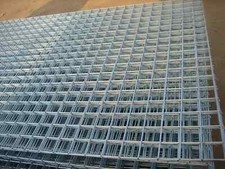 Welded Wire Mesh Panels Galvanised Steel Grid Fence Sheet Metal Fencing Poultry