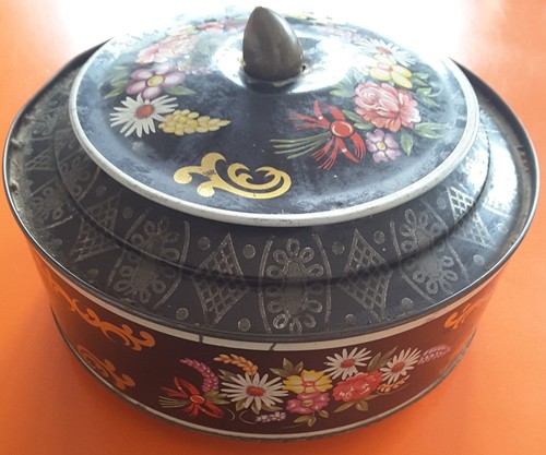 Vintage 1930 40s round biscuit - vintage,