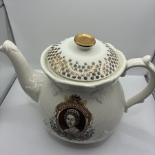 Antique Collectable Queen’s