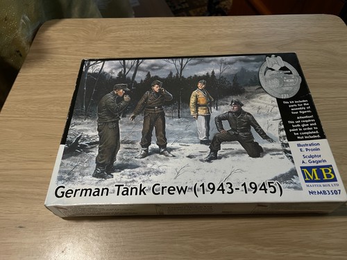 Unassembled model figures - 1/35,