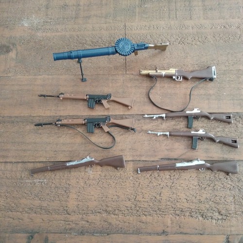 Action man rifle - action,