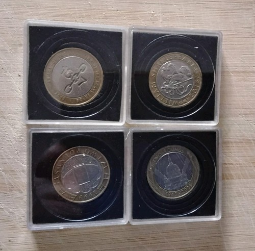 Two pound coin job - two, bundle