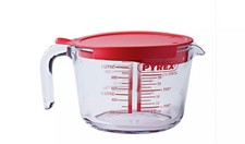 2 lidded 1 litr pyrex jugs, never used