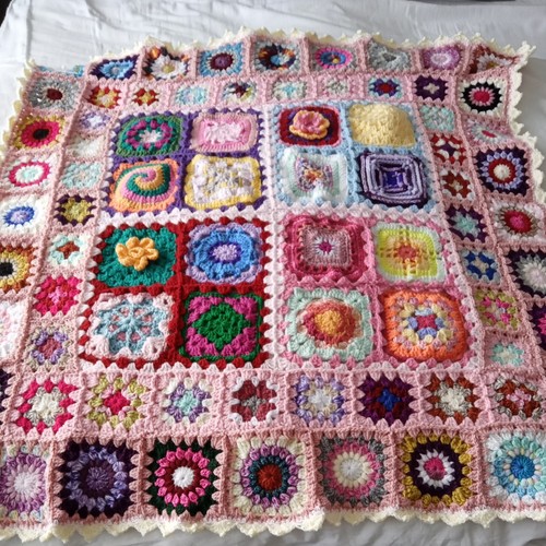 Traditional granny square - square, hand