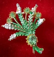 Scottish Green Glass Lucky White Heather Shawl Cloak Brooch 