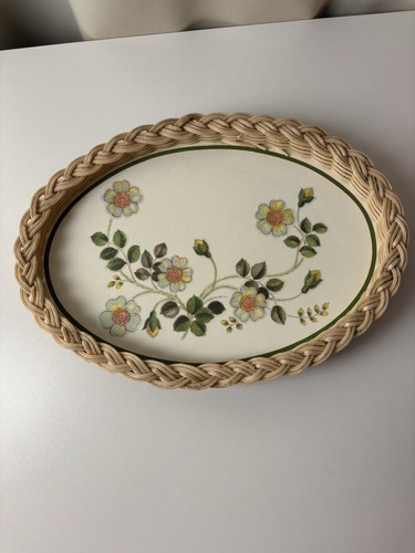 Small wooden tray - with, flower