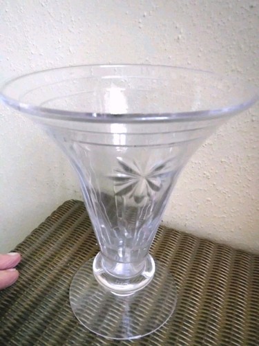 Stuart etched crystal trumpet - etched,