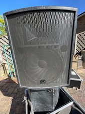 Turbosound TXD 15M Speakers pair inc flight case