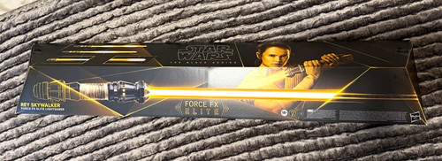 Hasbro the black series force - the,