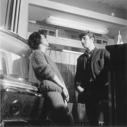 Young couple jukebox around