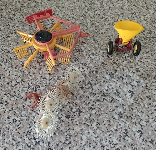 Vintage farm toy bundle - toy,
