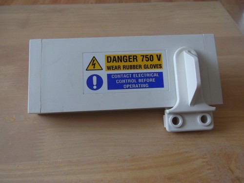 Railway 750v 3rd rail traction