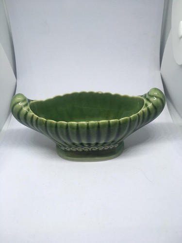 Mantle vase wade - mantle,