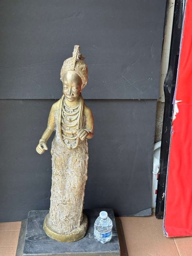 Benin bronze queen figure - queen,
