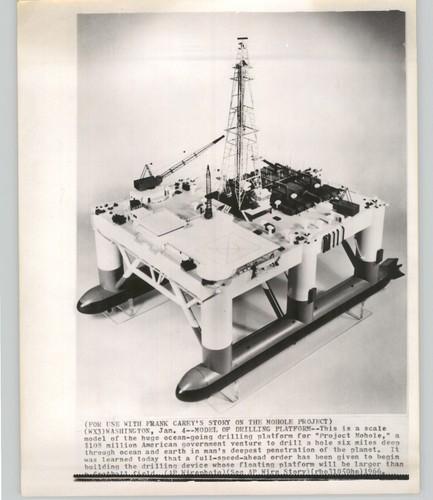 Scale model ocean oil - scale,
