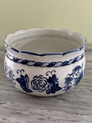 Large blue white cachepot - large,