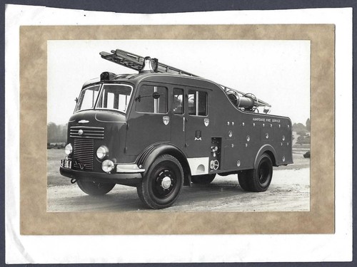 Hampshire fire service engine - service,