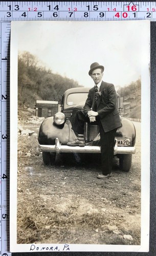 Man suit 1940 auto - pa,