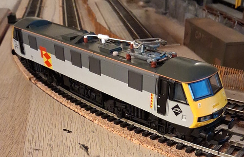 Hornby railfreight class 90 - hornby,