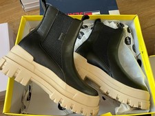 Womens / Junior Buffalo Aapha