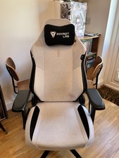Secret Lab Titan Gaming Chair