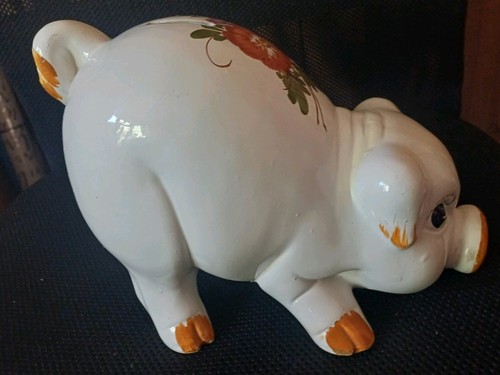 Large vintagae snuffling pig - vintagae,