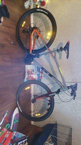 Avalanche comp mountain - gt,