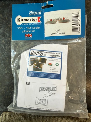 Kitmaster c015 level crossing - kitmaster,