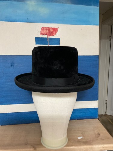 Black fur hasidic hat - black,