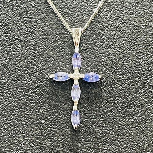 White gold tanzanite - ct,