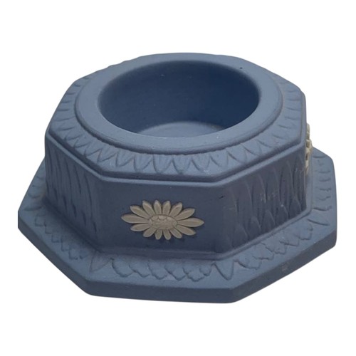 Wedgwood blue jasperware - blue,