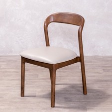 WOODEN SCANDI STYLE DINING