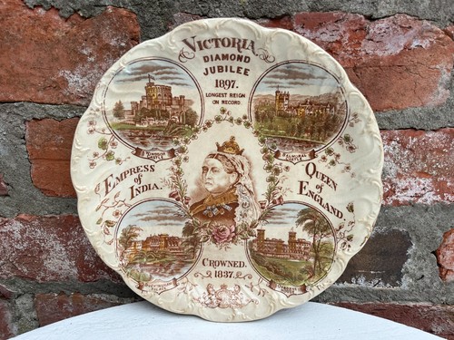 Queen victoria castle plate - queen,