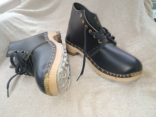 Men hand made - clogs, black