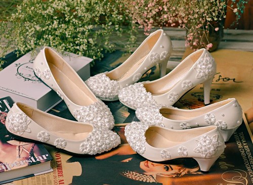 Lace flowers white ivory