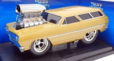 Muscle Machines 1/18 Scale Model 71165 - 1965 Chevrolet Chevelle Wagon - Gold