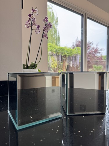 Bevelled mirror glass cube - bevelled,