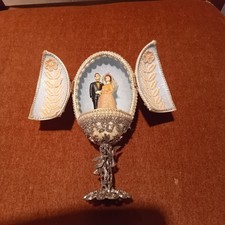 Bride & Groom 5" Plastic Egg Metal Base Decoration/Cake Topper - Pre-Owned -Good