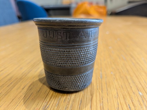 Large vintage pewter thimble - large,