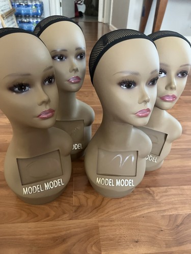 Lot female wig - of,