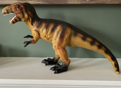 Elc tyrannosaurus rex - tyrannosaurus,