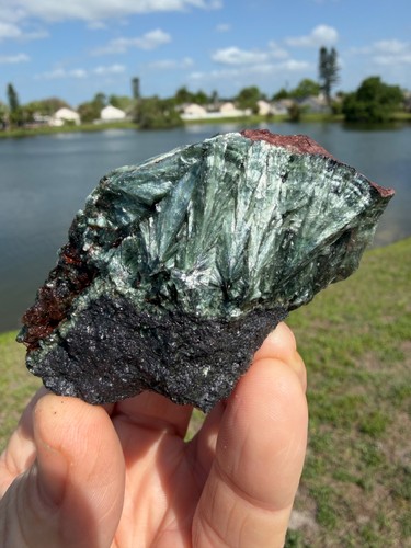 Very nice raw seraphinite - very,