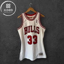 Mitchell & Ness - NBA Chicago Bulls Scottie Pippen Swingman Jersey - Medium
