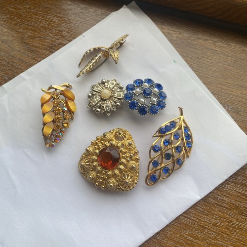 Vintage brooches bundle - brooches,