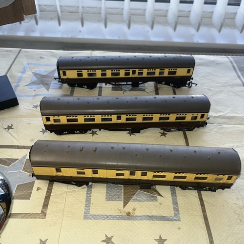 Boxed triang gwr coaches - triang,