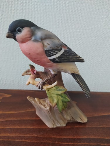 Mauri bullfinch figurine - bullfinch,